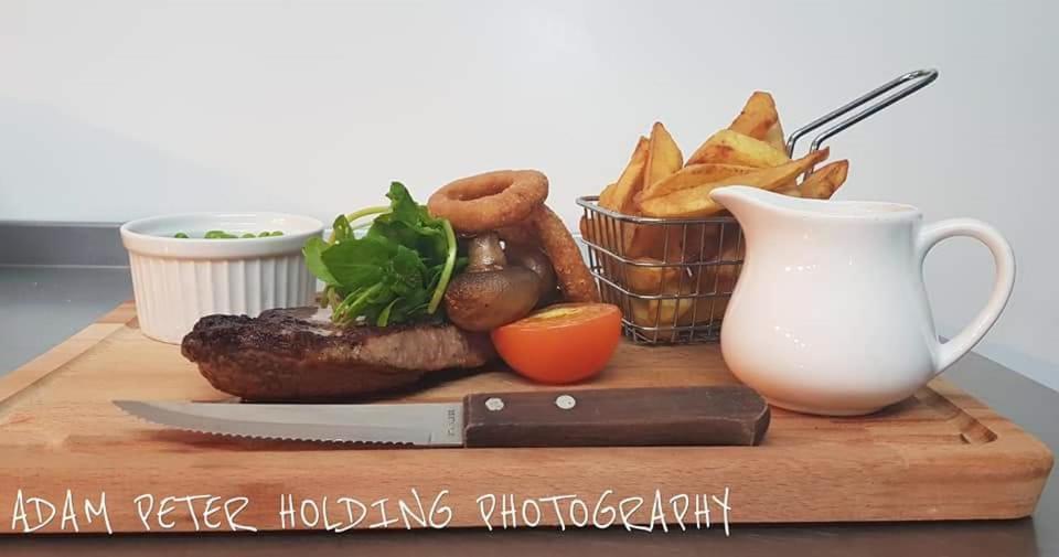 Stag & Pheasant Inn Carmel Buitenkant foto