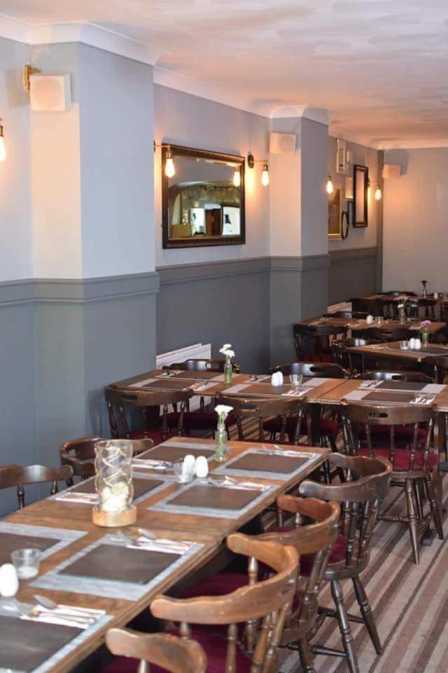 Stag & Pheasant Inn Carmel Buitenkant foto